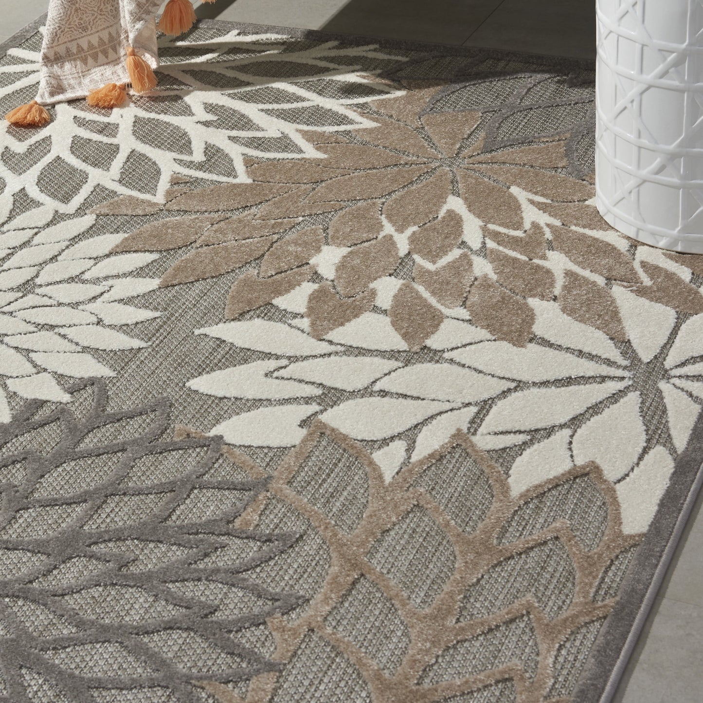 Nourison Aloha Indoor/Outdoor Natural 6' x 9' Area Rug, (6x9)