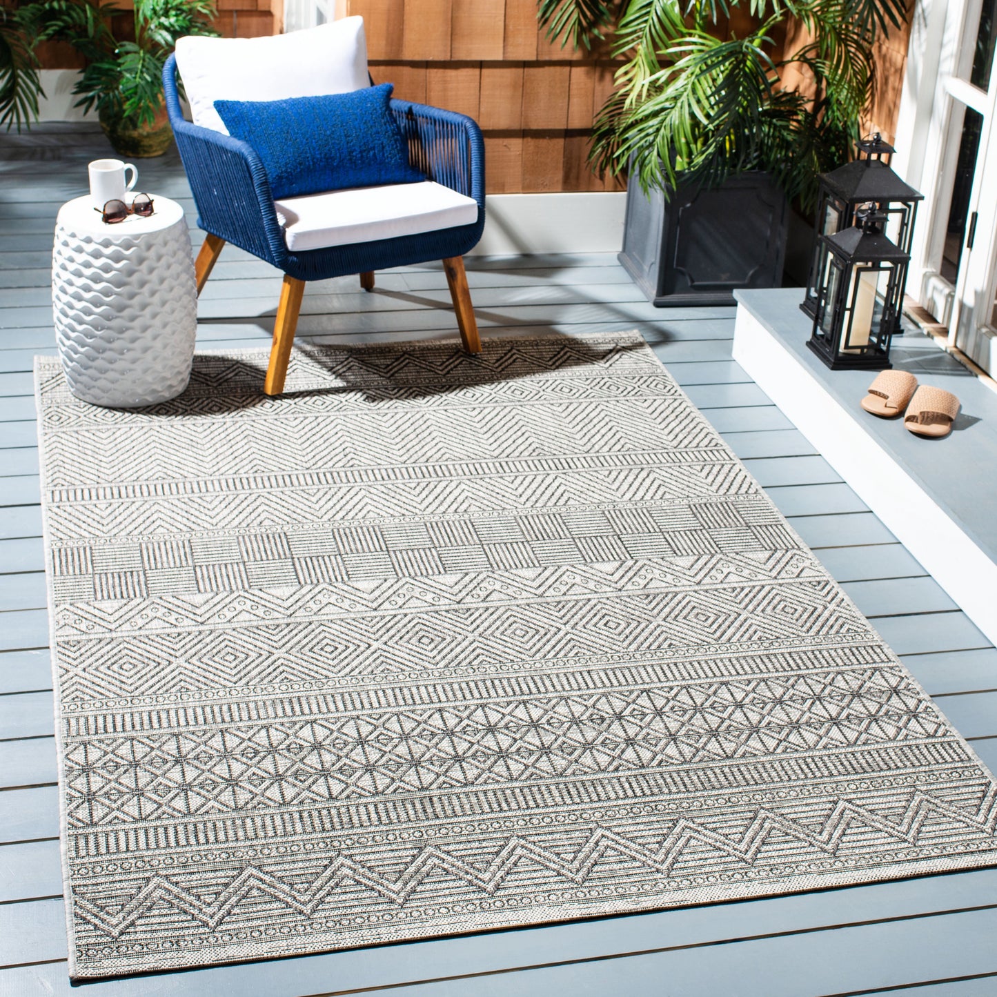 SAFAVIEH Courtyard Altan Geometric Indoor/Outdoor Area Rug, 5'3" x 7'7
