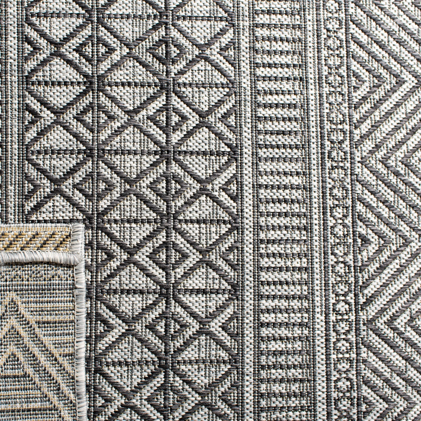 SAFAVIEH Courtyard Altan Geometric Indoor/Outdoor Area Rug, 5'3" x 7'7