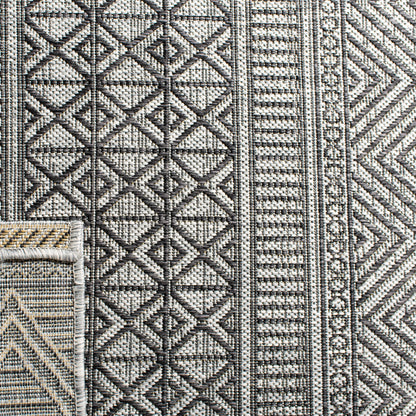 SAFAVIEH Courtyard Altan Geometric Indoor/Outdoor Area Rug, 5'3" x 7'7